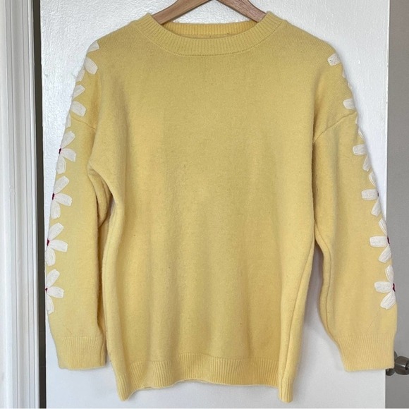 Vintage Yellow Sweater with Floral Design - Picture 4 of 6